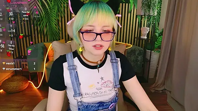 Snapshot of CoralineYoung chatting on June 6, 2026, 10:42 am CoralineYoung online show from June 6, 2026, 10:42 am