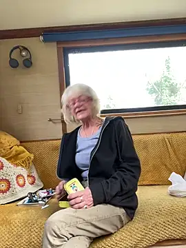 ladyboatlady online show from October 22, 2025, 12:05 pm