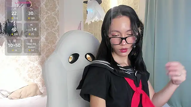 Snapshot of LilyThea chatting on October 15, 2025, 8:53 pm LilyThea online show from October 15, 2025, 8:53 pm