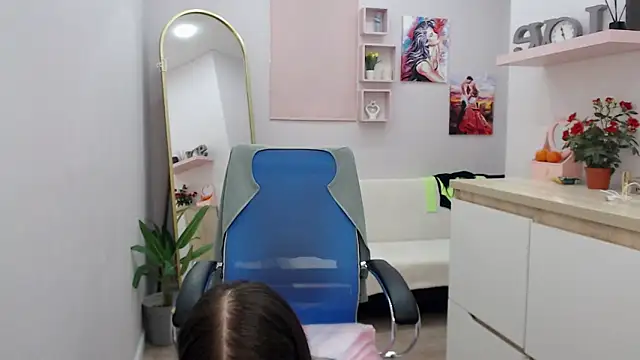 muriel elvin online show from December 18, 2025, 6:41 am