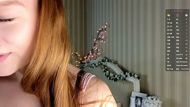 Snapshot of Juuulia_ chatting on February 22, 2026, 12:26 pm Juuulia online show from February 22, 2026, 12:26 pm