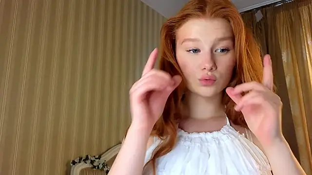 Snapshot of Juuulia_ chatting on June 12, 2026, 3:44 pm Juuulia online show from June 12, 2026, 3:44 pm