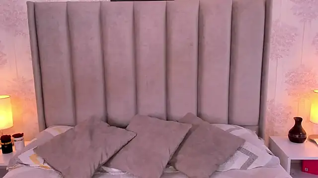 ShaynaHosk online show from March 29, 2026, 1:38 am