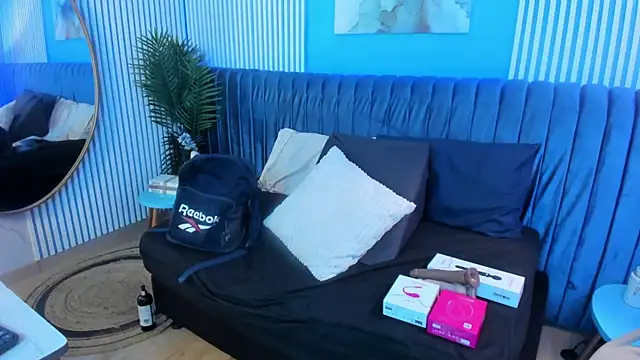 bellarivera  online show from October 30, 2025, 7:25 pm