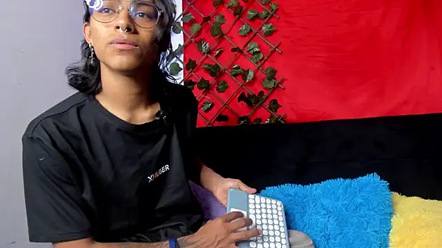 Snapshot of dreyk20 chatting on July 4, 2026, 9:54 pm dreyk20 online show from July 4, 2026, 9:54 pm
