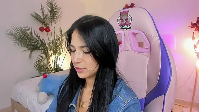 Hadid Jimenez  online show from December 18, 2025, 4:46 pm