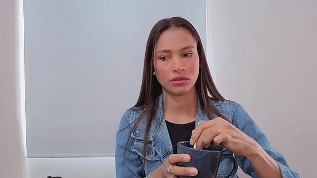 SofiaDelicia online show from December 1, 2025, 2:44 pm