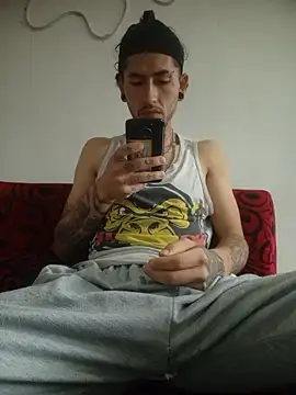 Tattoboy19cm online show from January 13, 2026, 3:39 pm