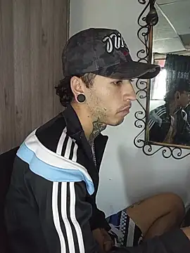 Snapshot of Tattoboy19cm chatting on May 28, 2026, 7:55 pm Tattoboy19cm online show from May 28, 2026, 7:55 pm