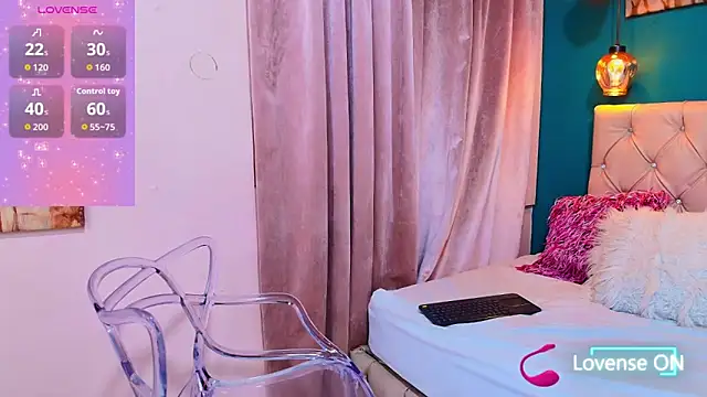 Shirly cooper  online show from March 7, 2026, 11:35 pm