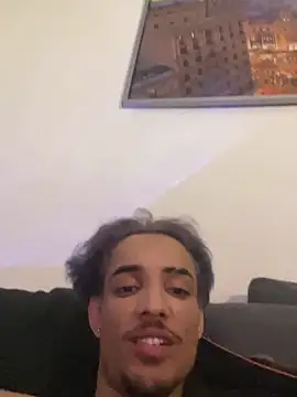 Snapshot of luluycoco chatting on October 18, 2025, 10:10 pm luluycoco online show from October 18, 2025, 10:10 pm