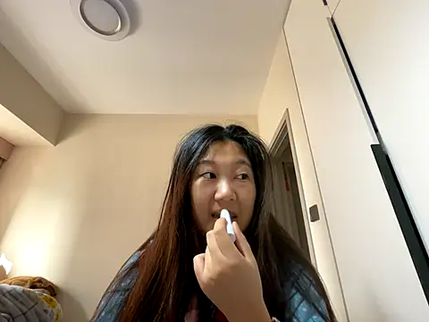 xena0501 online show from December 18, 2025, 6:52 am