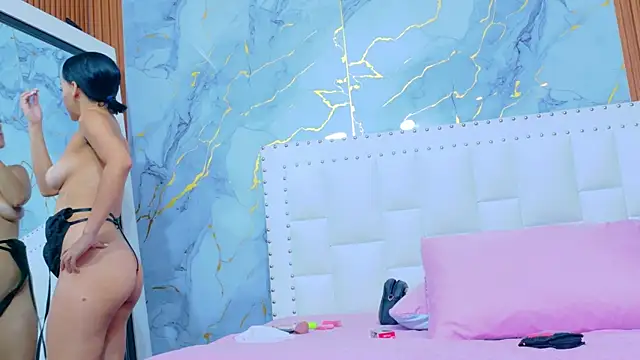 cutepetitee online show from November 22, 2025, 7:13 pm