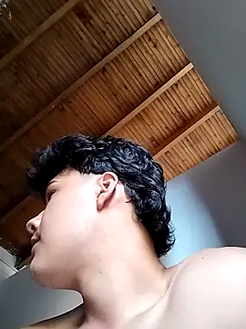 dani titan320 online show from November 9, 2025, 8:40 pm