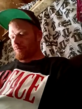 Snapshot of ed31devall chatting on March 24, 2026, 7:41 pm ed31devall online show from March 24, 2026, 7:41 pm