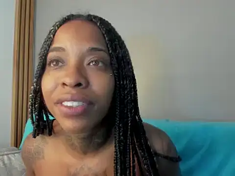 Snapshot of Pauline_Fox chatting on September 28, 2025, 9:58 am Pauline Fox online show from September 28, 2025, 9:58 am