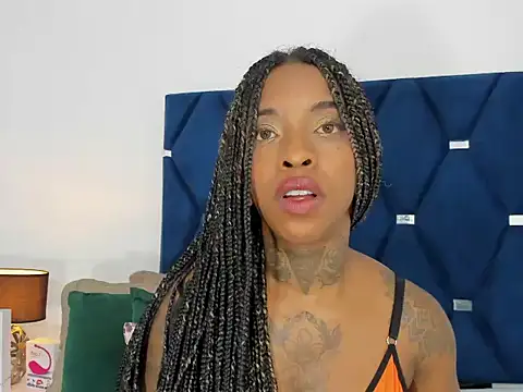 Snapshot of Pauline_Fox chatting on October 5, 2025, 12:03 pm Pauline Fox online show from October 5, 2025, 12:03 pm