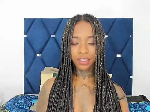 Snapshot of Pauline_Fox chatting on October 15, 2025, 12:16 pm Pauline Fox online show from October 15, 2025, 12:16 pm