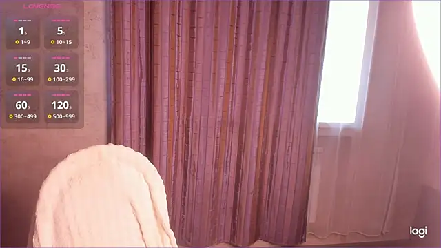 K1ttyC4t  online show from November 18, 2025, 4:17 am