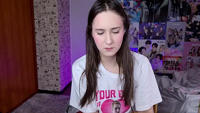 LucyRose3 online show from December 1, 2025, 2:11 pm