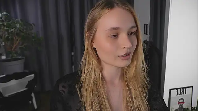 Snapshot of lisa_schiele chatting on October 21, 2025, 8:20 pm lisa schiele online show from October 21, 2025, 8:20 pm