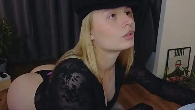 Snapshot of lisa_schiele chatting on October 26, 2025, 8:15 pm lisa schiele online show from October 26, 2025, 8:15 pm