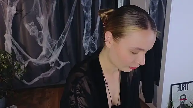 Snapshot of lisa_schiele chatting on October 30, 2025, 8:42 pm lisa schiele online show from October 30, 2025, 8:42 pm