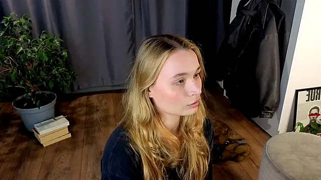 Snapshot of lisa_schiele chatting on November 10, 2025, 7:57 pm lisa schiele online show from November 10, 2025, 7:57 pm