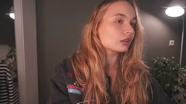 Snapshot of lisa_schiele chatting on November 19, 2025, 8:20 pm lisa schiele online show from November 19, 2025, 8:20 pm