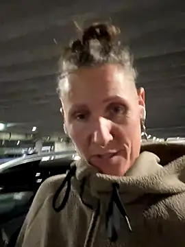 SwingWingWomanSweden online show from September 25, 2025, 6:55 pm