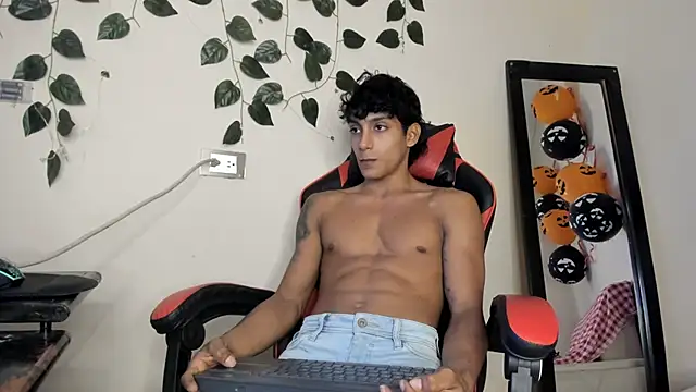 axel rousse2 online show from October 26, 2025, 8:15 pm