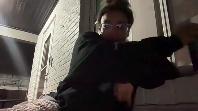 Snapshot of zahrabliss chatting on September 14, 2025, 4:11 am zahrabliss online show from September 14, 2025, 4:11 am