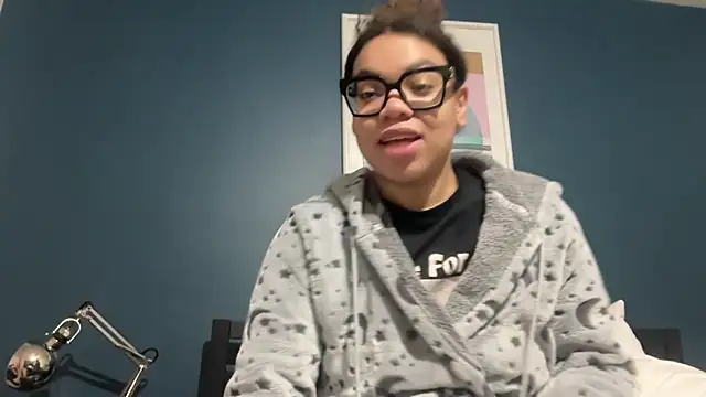 Snapshot of zahrabliss chatting on December 17, 2025, 6:52 am zahrabliss online show from December 17, 2025, 6:52 am