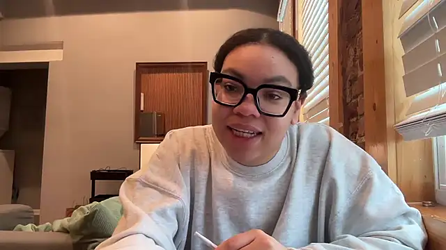 Snapshot of zahrabliss chatting on January 7, 2026, 4:42 pm zahrabliss online show from January 7, 2026, 4:42 pm