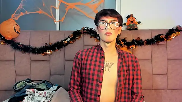 Soro Lovelyboy online show from October 1, 2025, 4:07 am