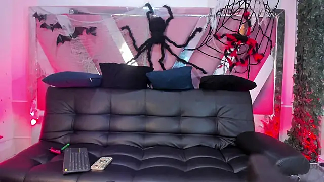 Soro Lovelyboy online show from October 14, 2025, 5:41 am