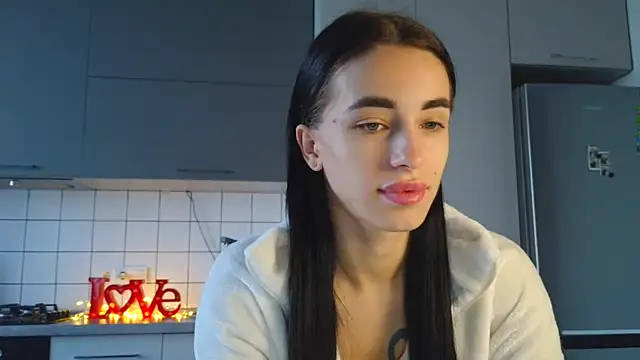 EvaMelnik online show from September 18, 2025, 2:19 pm