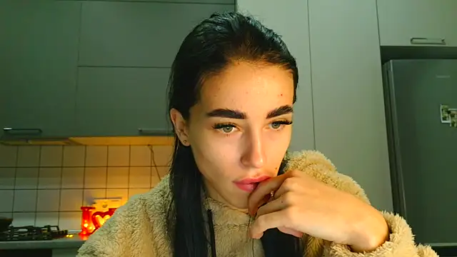 Snapshot of EvaMelnik chatting on September 29, 2025, 5:18 pm EvaMelnik online show from September 29, 2025, 5:18 pm