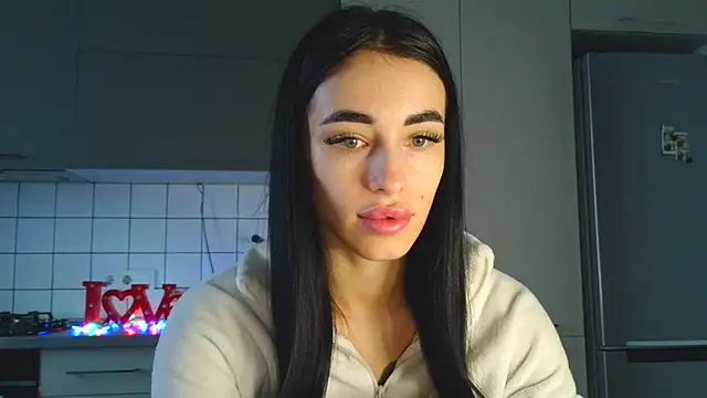 Snapshot of EvaMelnik chatting on October 15, 2025, 2:28 pm EvaMelnik online show from October 15, 2025, 2:28 pm