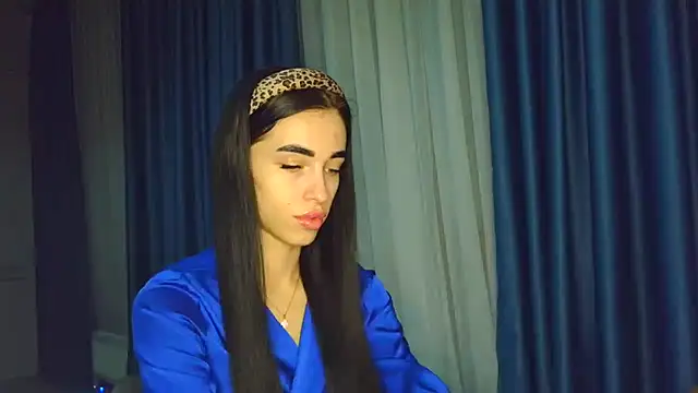 Snapshot of EvaMelnik chatting on November 18, 2025, 6:56 pm EvaMelnik online show from November 18, 2025, 6:56 pm