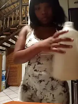 Snapshot of Young_Slut21 chatting on September 20, 2025, 12:22 am Young Slut21 online show from September 20, 2025, 12:22 am