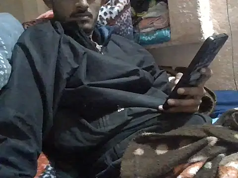 Snapshot of Desiboy_0 chatting on December 22, 2025, 3:31 pm Desiboy 0 online show from December 22, 2025, 3:31 pm
