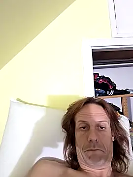 Snapshot of Danny19867 chatting on November 11, 2025, 5:18 am Danny19867 online show from November 11, 2025, 5:18 am
