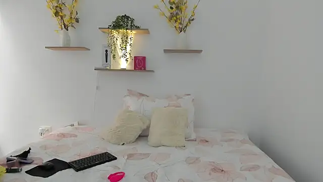 Penelophe01 online show from November 19, 2025, 7:03 pm