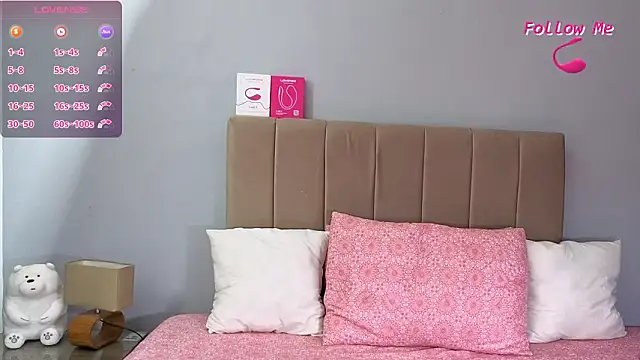 Snapshot of Penelophe01 chatting on January 31, 2026, 8:29 pm Penelophe01 online show from January 31, 2026, 8:29 pm