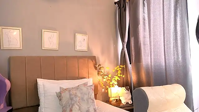 Snapshot of Penelophe01 chatting on February 10, 2026, 6:23 pm Penelophe01 online show from February 10, 2026, 6:23 pm