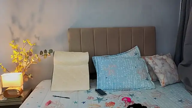 Snapshot of Penelophe01 chatting on February 23, 2026, 7:00 pm Penelophe01 online show from February 23, 2026, 7:00 pm