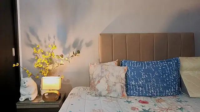 Snapshot of Penelophe01 chatting on February 25, 2026, 7:01 pm Penelophe01 online show from February 25, 2026, 7:01 pm