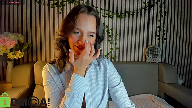 Snapshot of Casey_Sweeet chatting on November 14, 2025, 5:33 pm Casey Sweeet online show from November 14, 2025, 5:33 pm