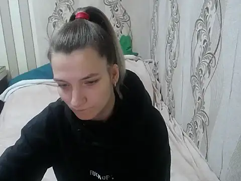 Snapshot of AlissaClark chatting on October 27, 2025, 8:57 pm AlissaClark online show from October 27, 2025, 8:57 pm